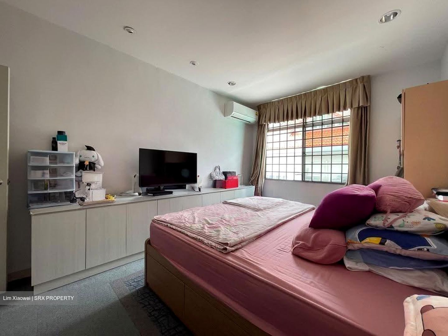 Peakview Estate (D16), Terrace #630855021